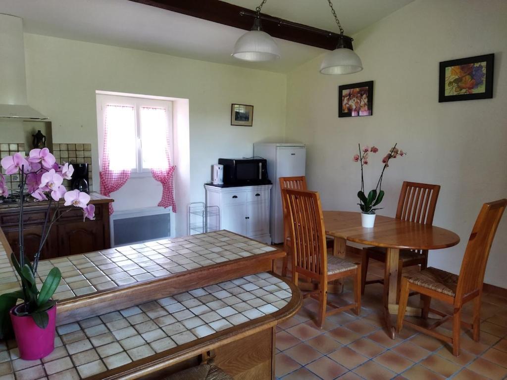 Maison De Campagne Au Coeur D'Un Elevage De Poneys Connemara Le Landreau 外观 照片